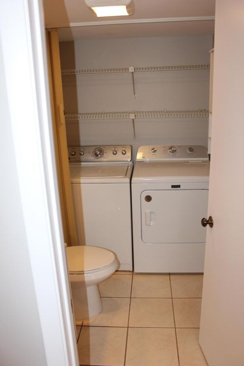 For Sale: $300,000 (2 beds, 2 baths, 1302 Square Feet)