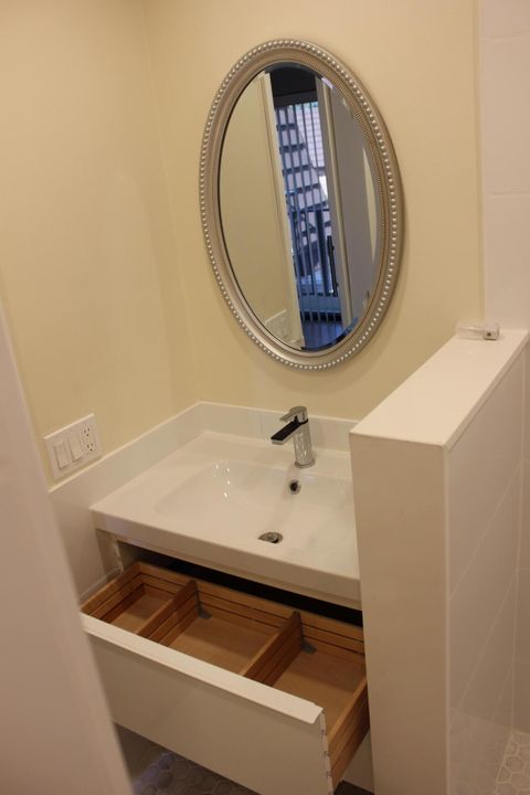 For Sale: $300,000 (2 beds, 2 baths, 1302 Square Feet)