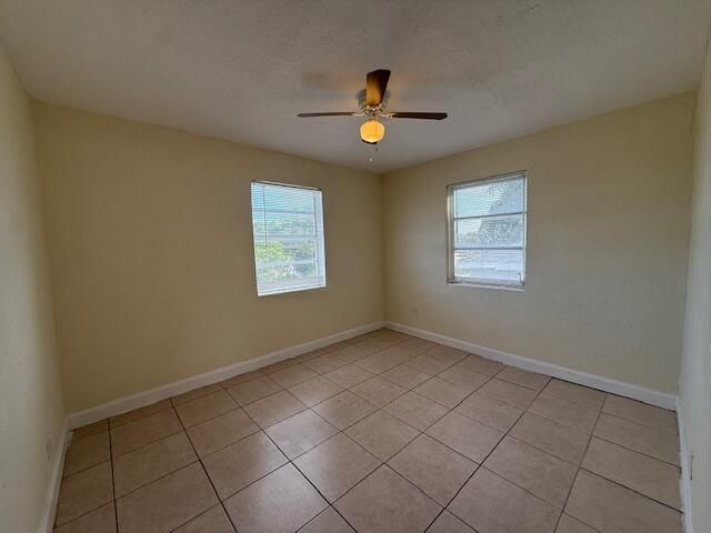 For Rent: $1,650 (2 beds, 1 baths, 3504 Square Feet)
