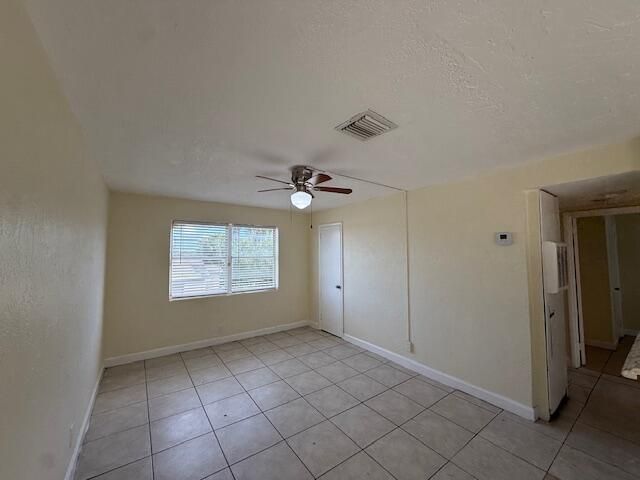 For Rent: $1,650 (2 beds, 1 baths, 3504 Square Feet)