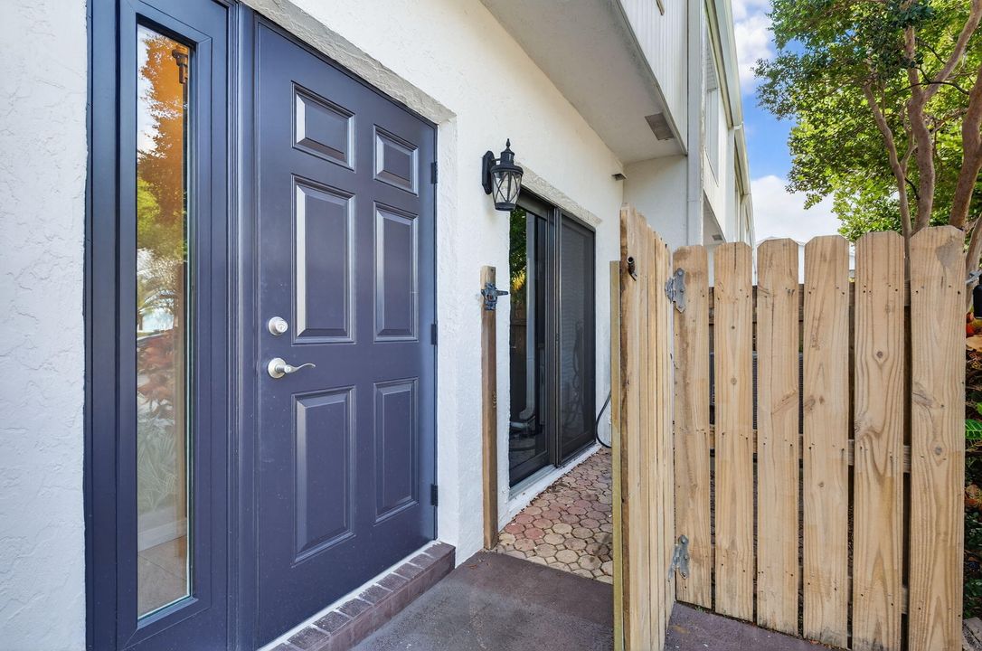 For Sale: $410,000 (2 beds, 2 baths, 1440 Square Feet)