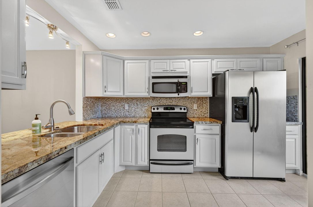 For Sale: $410,000 (2 beds, 2 baths, 1440 Square Feet)