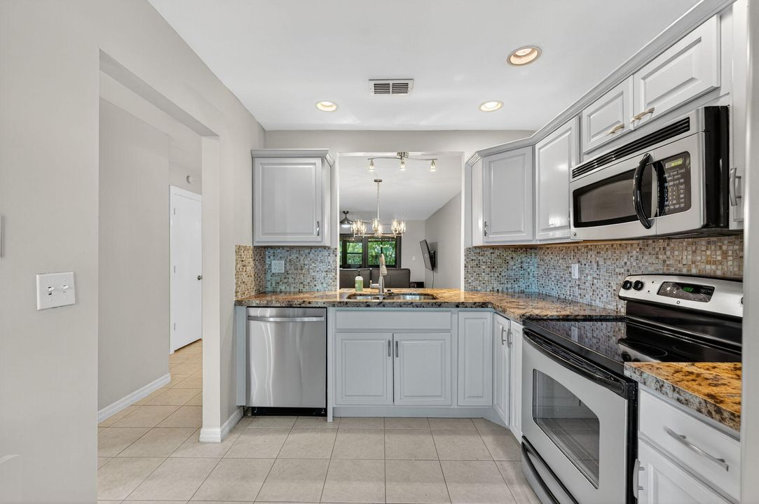 For Sale: $410,000 (2 beds, 2 baths, 1440 Square Feet)