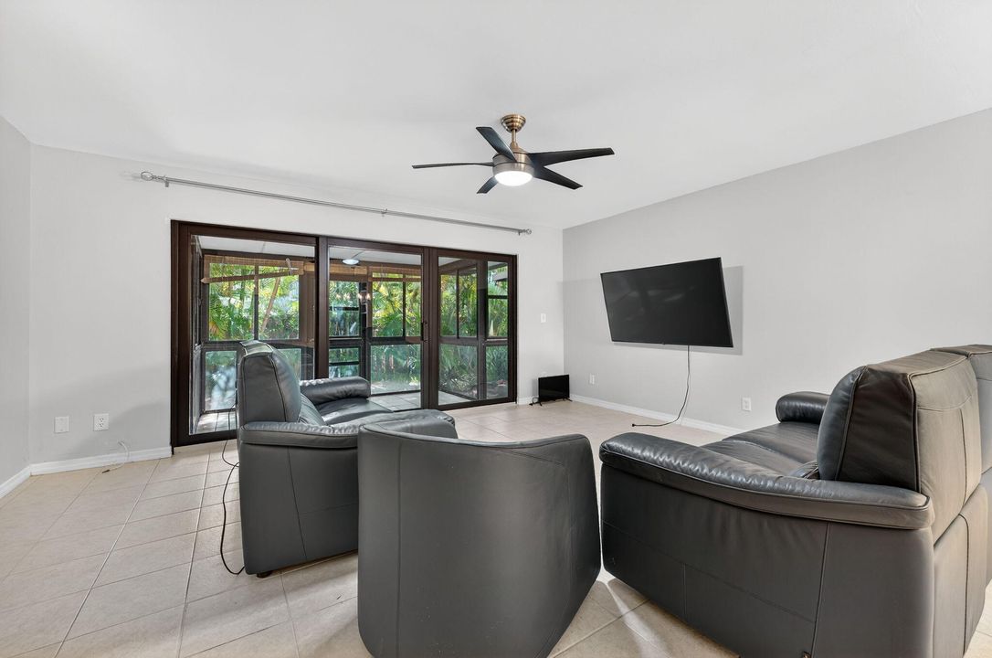 For Sale: $410,000 (2 beds, 2 baths, 1440 Square Feet)