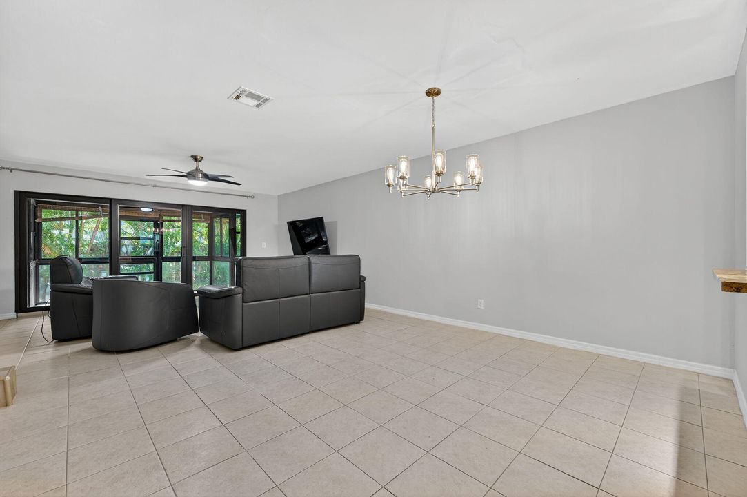 For Sale: $410,000 (2 beds, 2 baths, 1440 Square Feet)