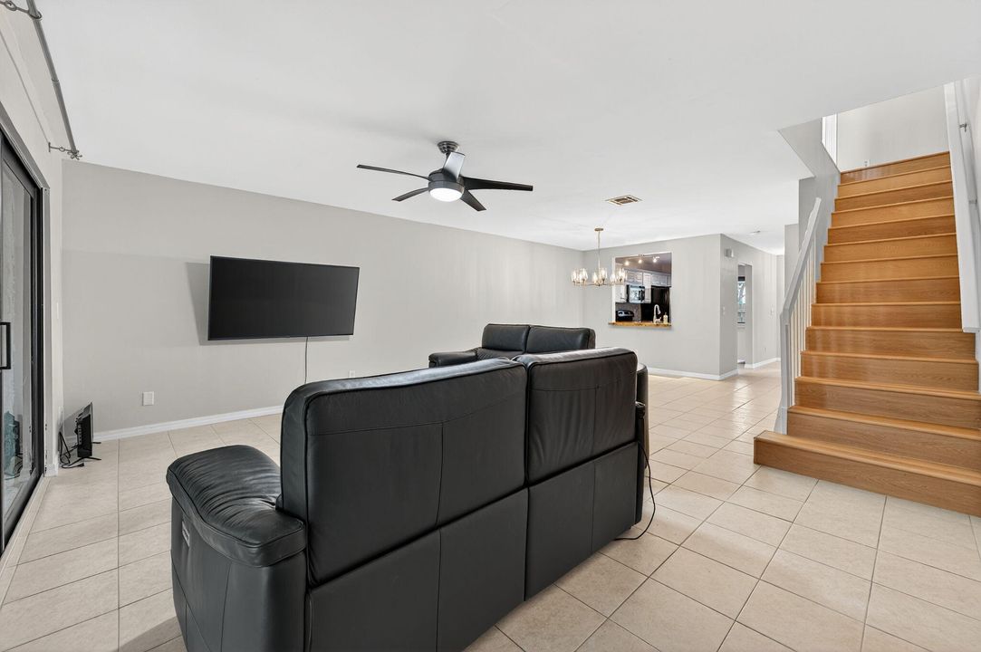 For Sale: $410,000 (2 beds, 2 baths, 1440 Square Feet)