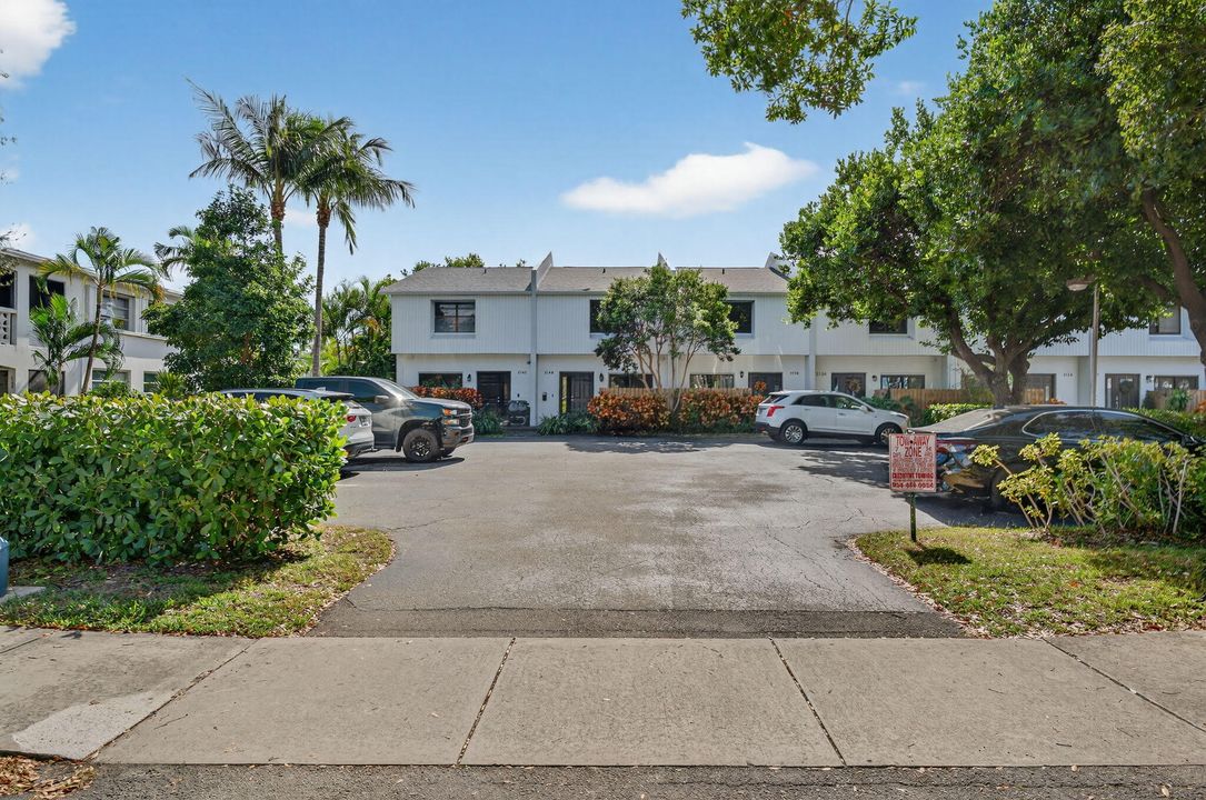 For Sale: $410,000 (2 beds, 2 baths, 1440 Square Feet)