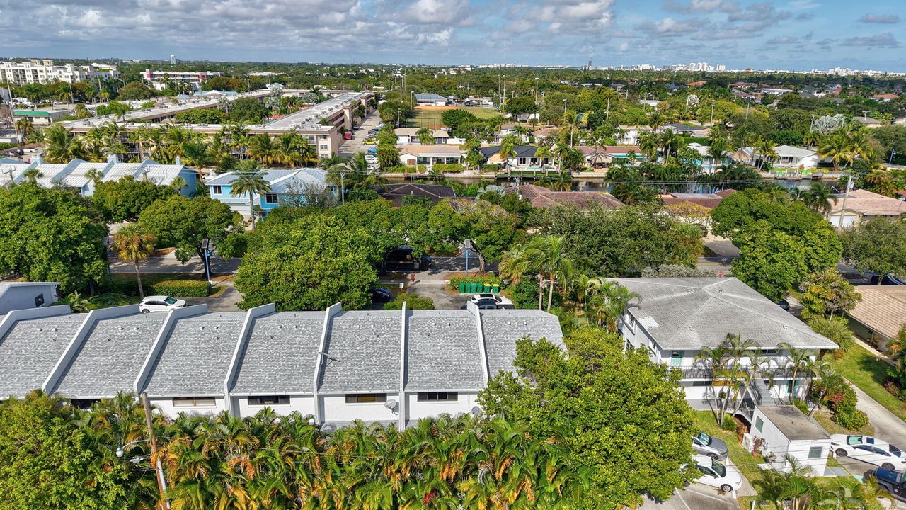 For Sale: $410,000 (2 beds, 2 baths, 1440 Square Feet)