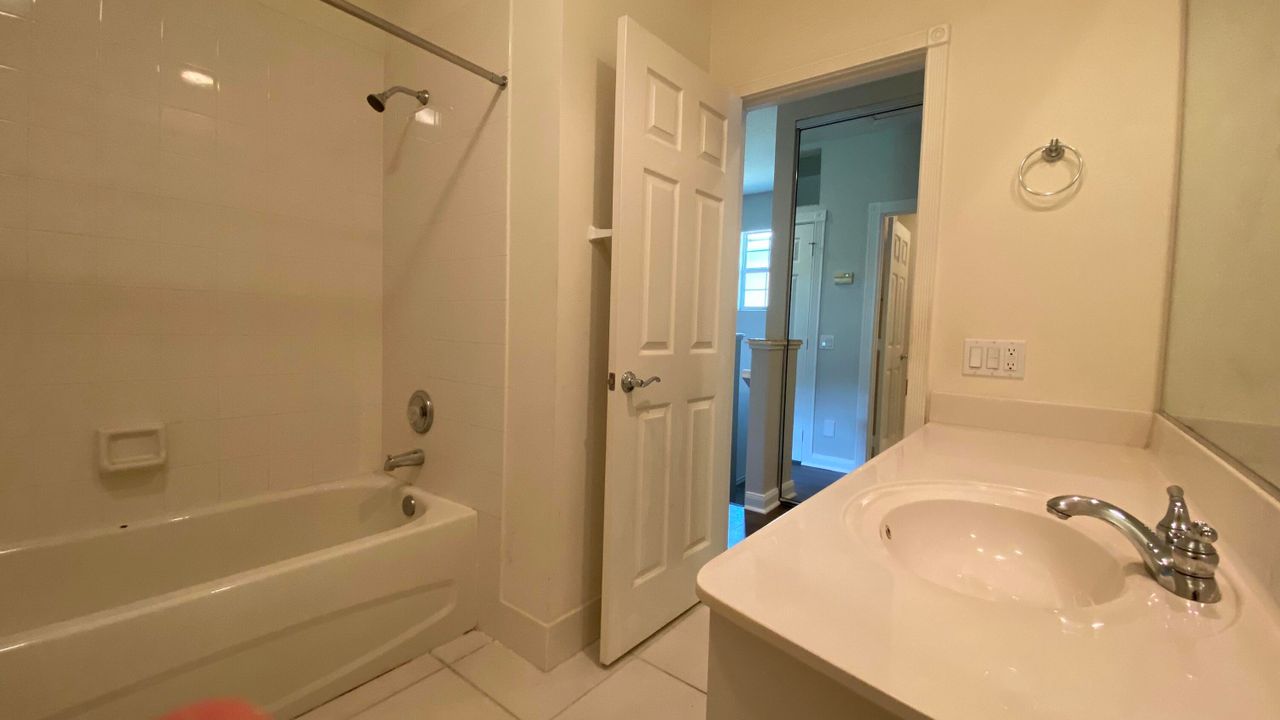 For Rent: $3,095 (3 beds, 2 baths, 1670 Square Feet)