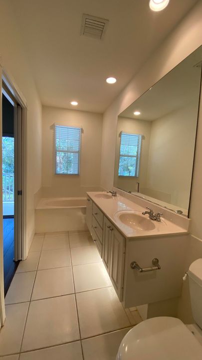 For Rent: $3,095 (3 beds, 2 baths, 1670 Square Feet)