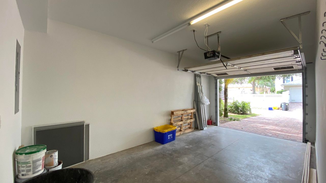 For Rent: $3,095 (3 beds, 2 baths, 1670 Square Feet)