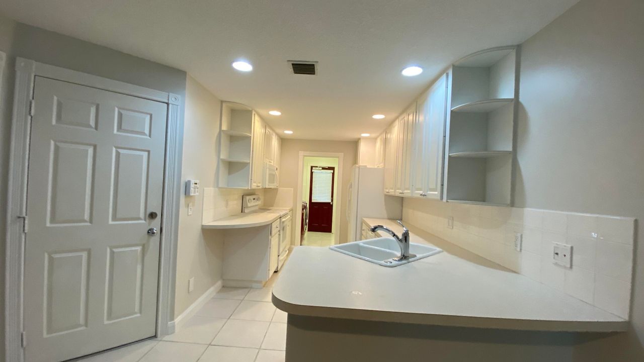 For Rent: $3,095 (3 beds, 2 baths, 1670 Square Feet)