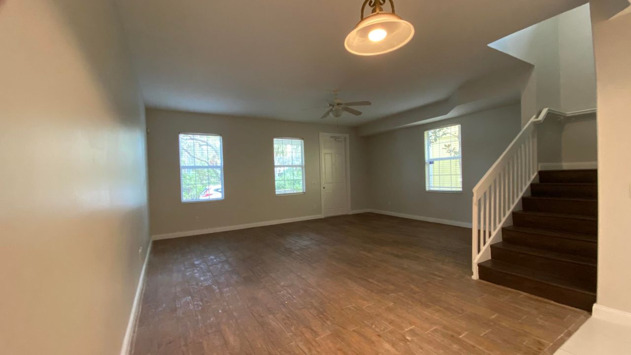 For Rent: $3,095 (3 beds, 2 baths, 1670 Square Feet)