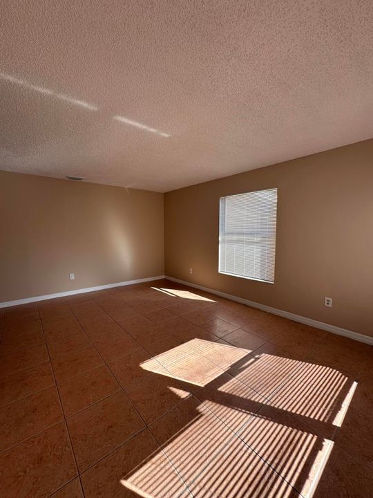 В аренду: $1,450 (1 спален, 1 ванн, 750 Квадратных фут)