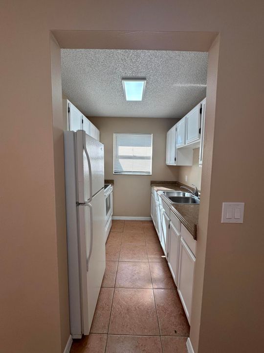 В аренду: $1,450 (1 спален, 1 ванн, 750 Квадратных фут)