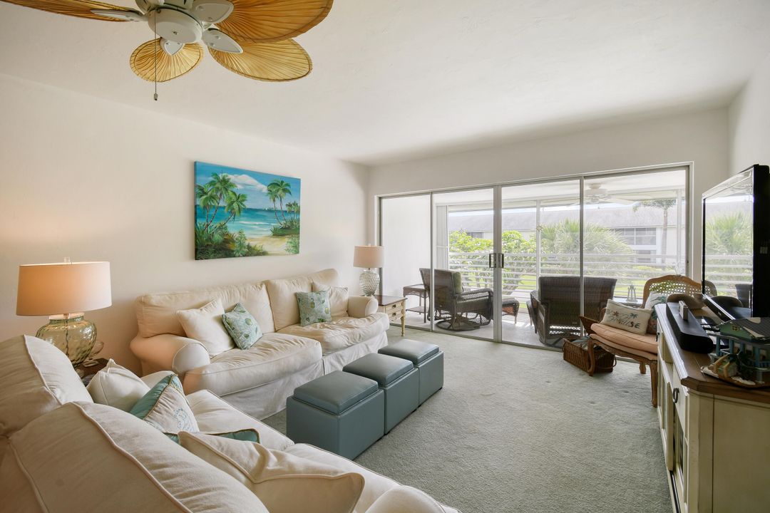 For Sale: $225,000 (2 beds, 2 baths, 886 Square Feet)