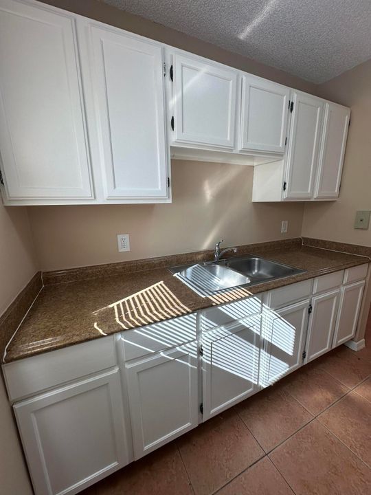 В аренду: $1,450 (1 спален, 1 ванн, 750 Квадратных фут)