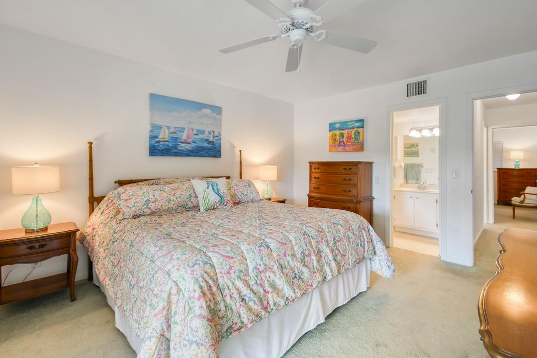 For Sale: $225,000 (2 beds, 2 baths, 886 Square Feet)