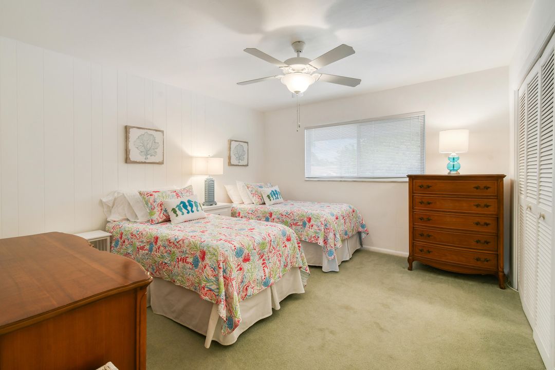 For Sale: $225,000 (2 beds, 2 baths, 886 Square Feet)