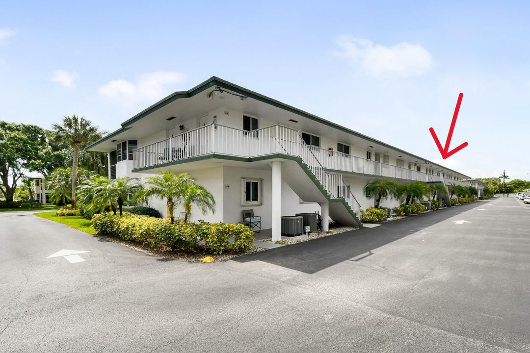 For Sale: $225,000 (2 beds, 2 baths, 886 Square Feet)