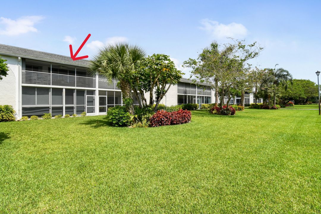 For Sale: $225,000 (2 beds, 2 baths, 886 Square Feet)