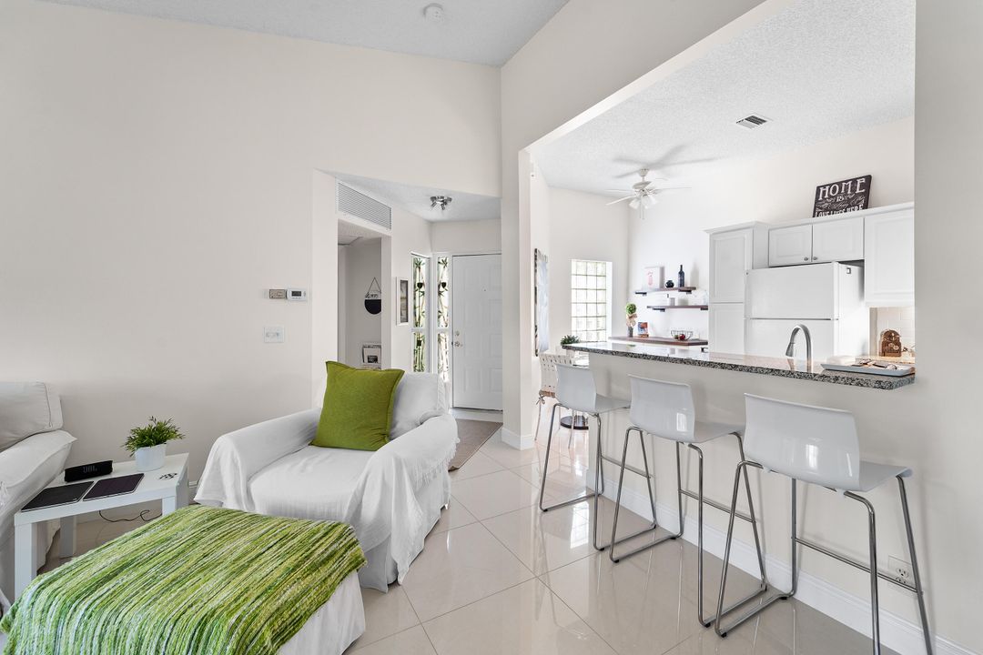 待售: $249,500 (2 贝兹, 2 浴室, 1139 平方英尺)