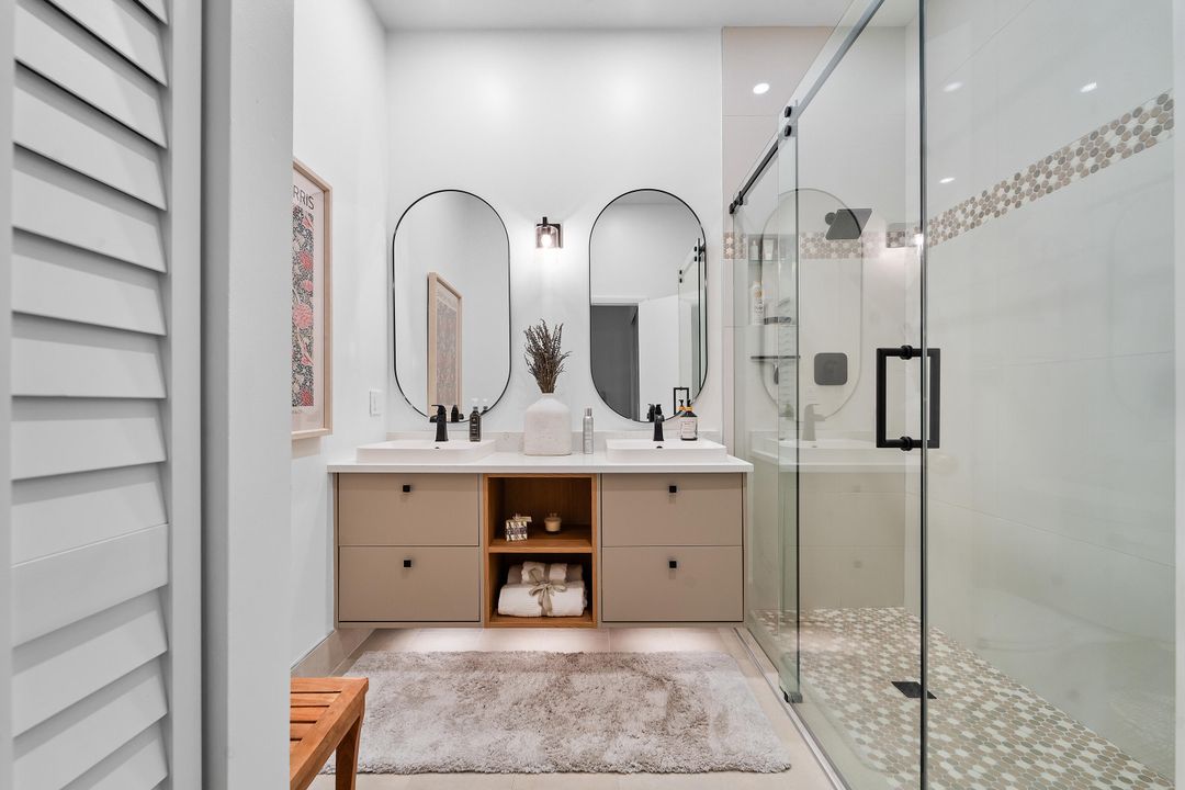 待售: $249,500 (2 贝兹, 2 浴室, 1139 平方英尺)