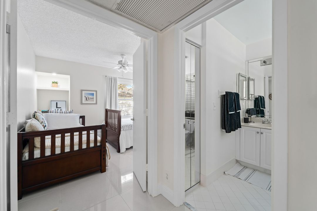 待售: $249,500 (2 贝兹, 2 浴室, 1139 平方英尺)