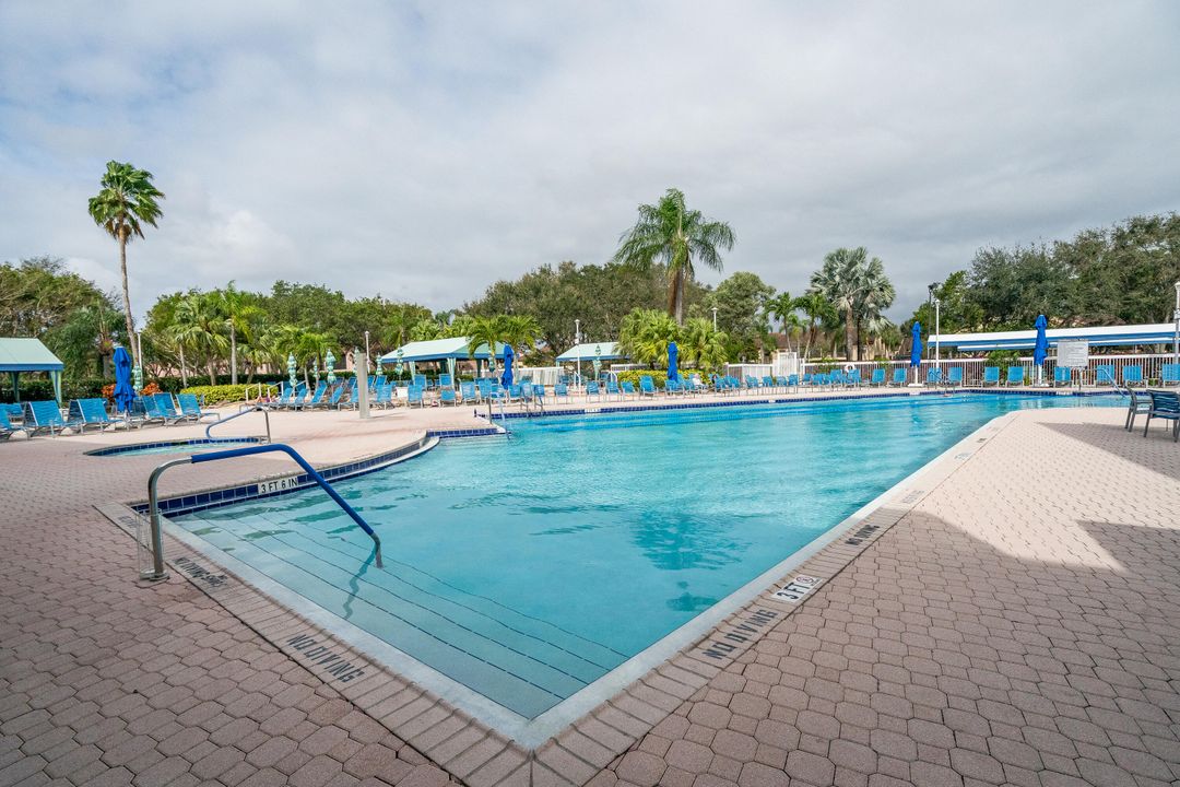 待售: $249,500 (2 贝兹, 2 浴室, 1139 平方英尺)