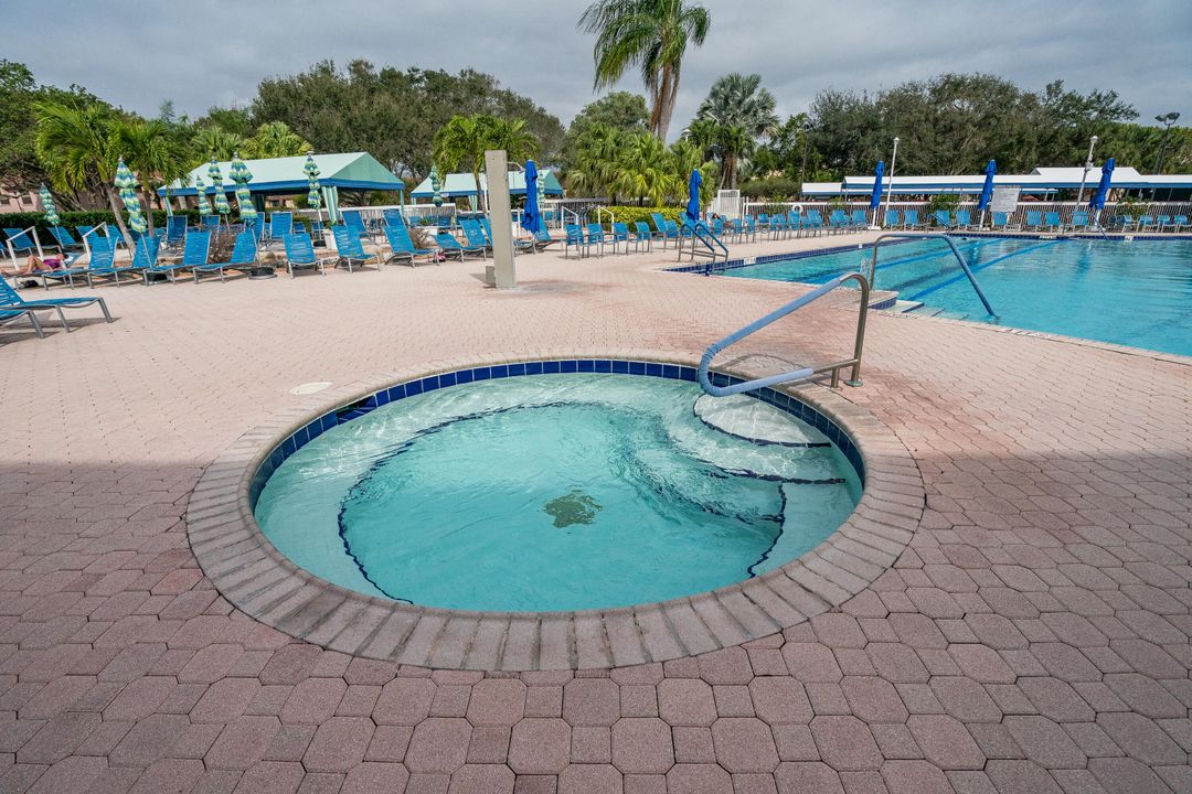 待售: $249,500 (2 贝兹, 2 浴室, 1139 平方英尺)