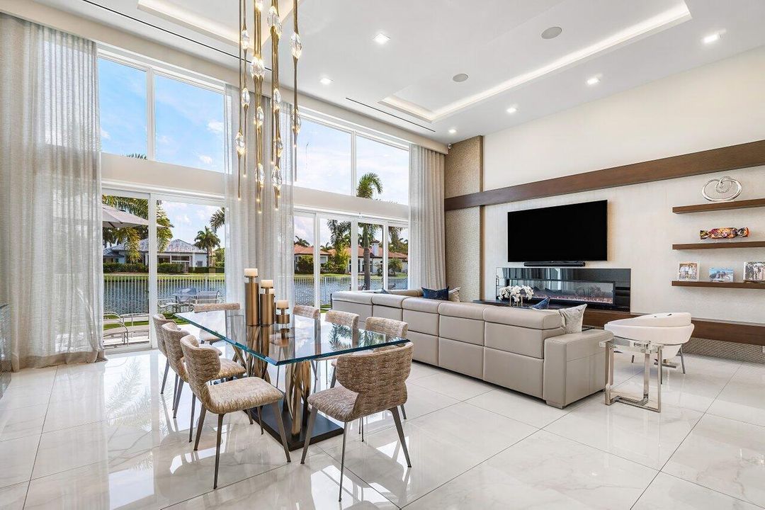 出租: $30,000 (4 贝兹, 4 浴室, 3410 平方英尺)