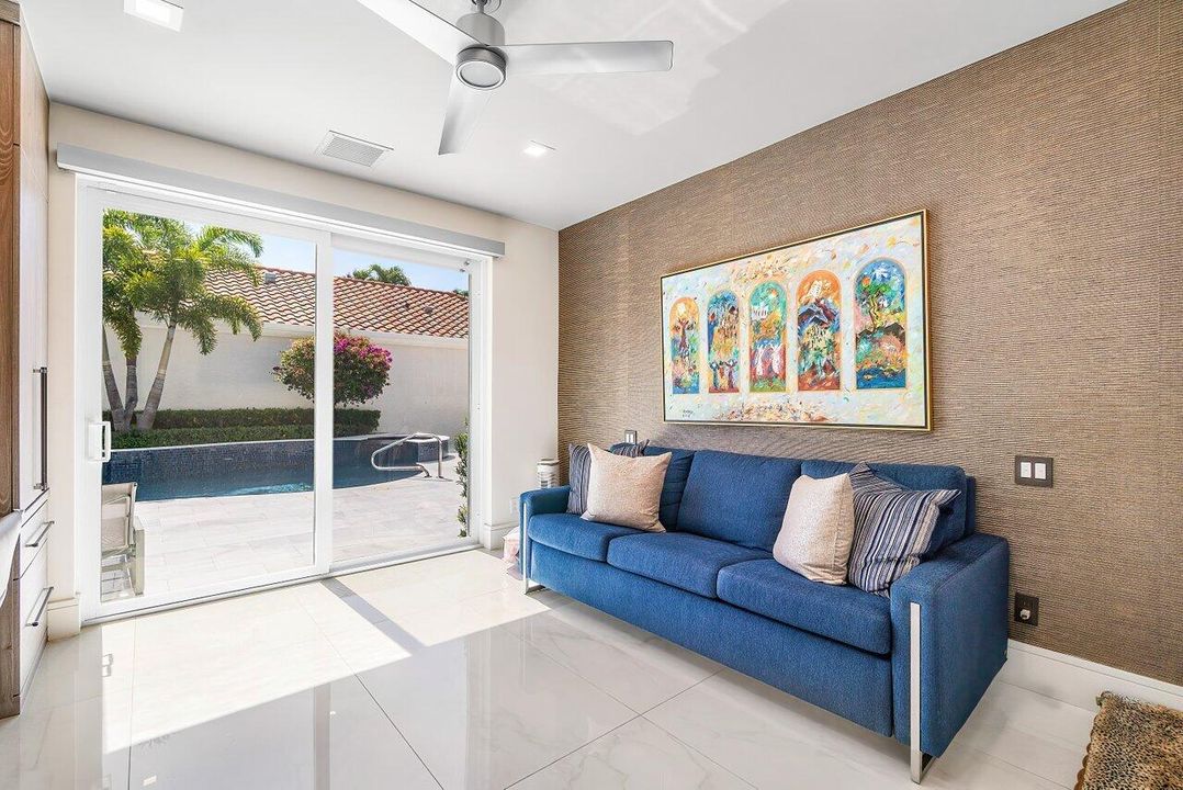 出租: $30,000 (4 贝兹, 4 浴室, 3410 平方英尺)