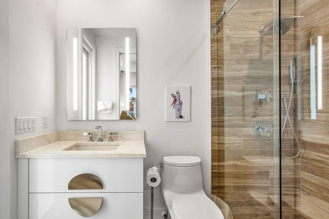 出租: $30,000 (4 贝兹, 4 浴室, 3410 平方英尺)