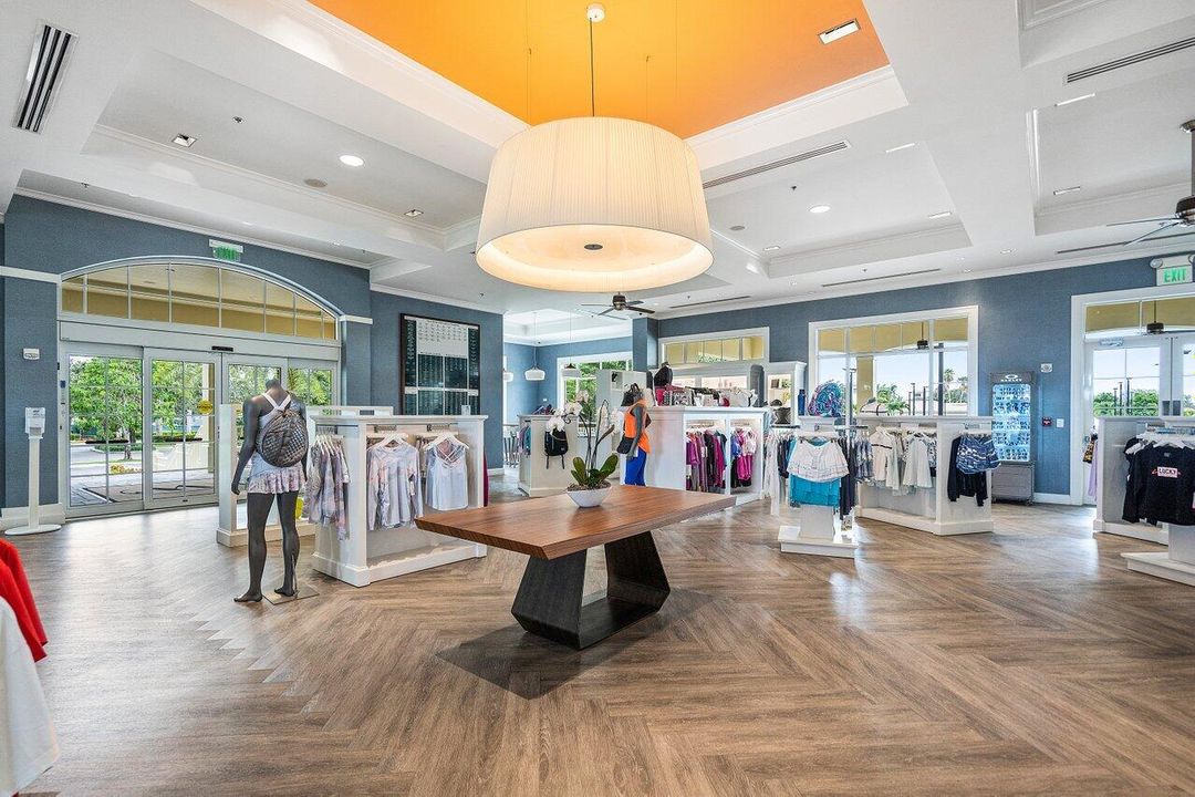 出租: $30,000 (4 贝兹, 4 浴室, 3410 平方英尺)