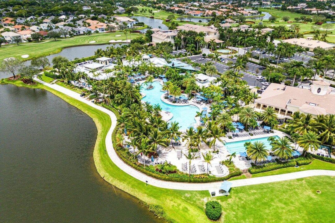 出租: $30,000 (4 贝兹, 4 浴室, 3410 平方英尺)