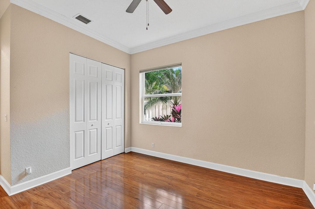 合同活跃: $815,000 (4 贝兹, 3 浴室, 3419 平方英尺)