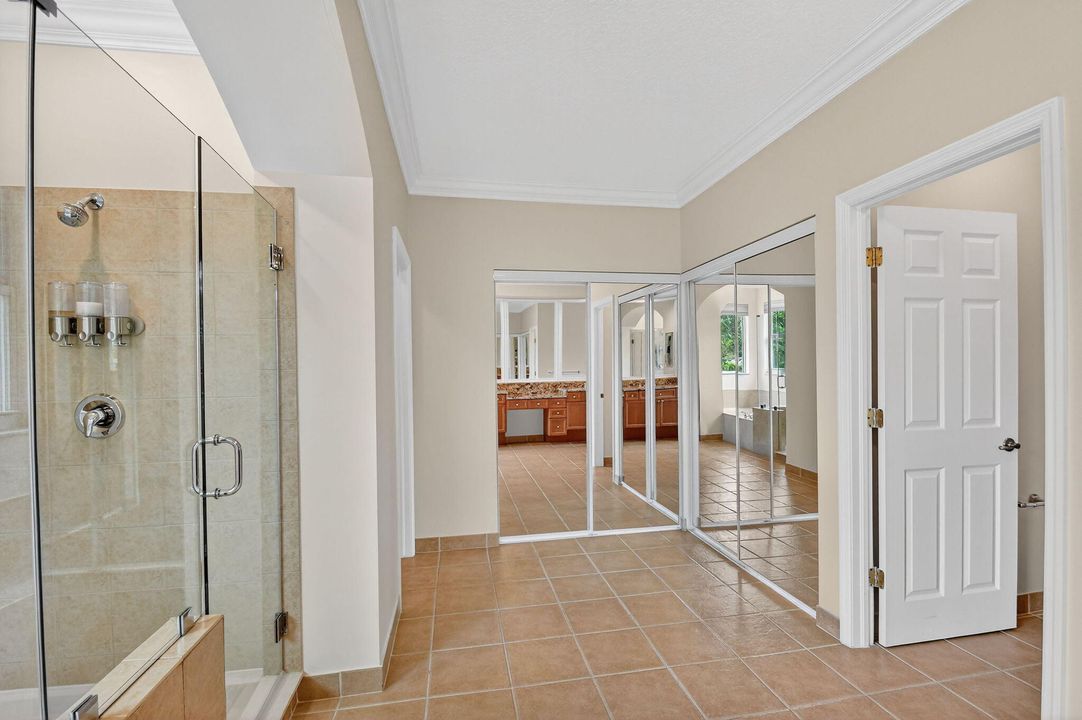 合同活跃: $815,000 (4 贝兹, 3 浴室, 3419 平方英尺)