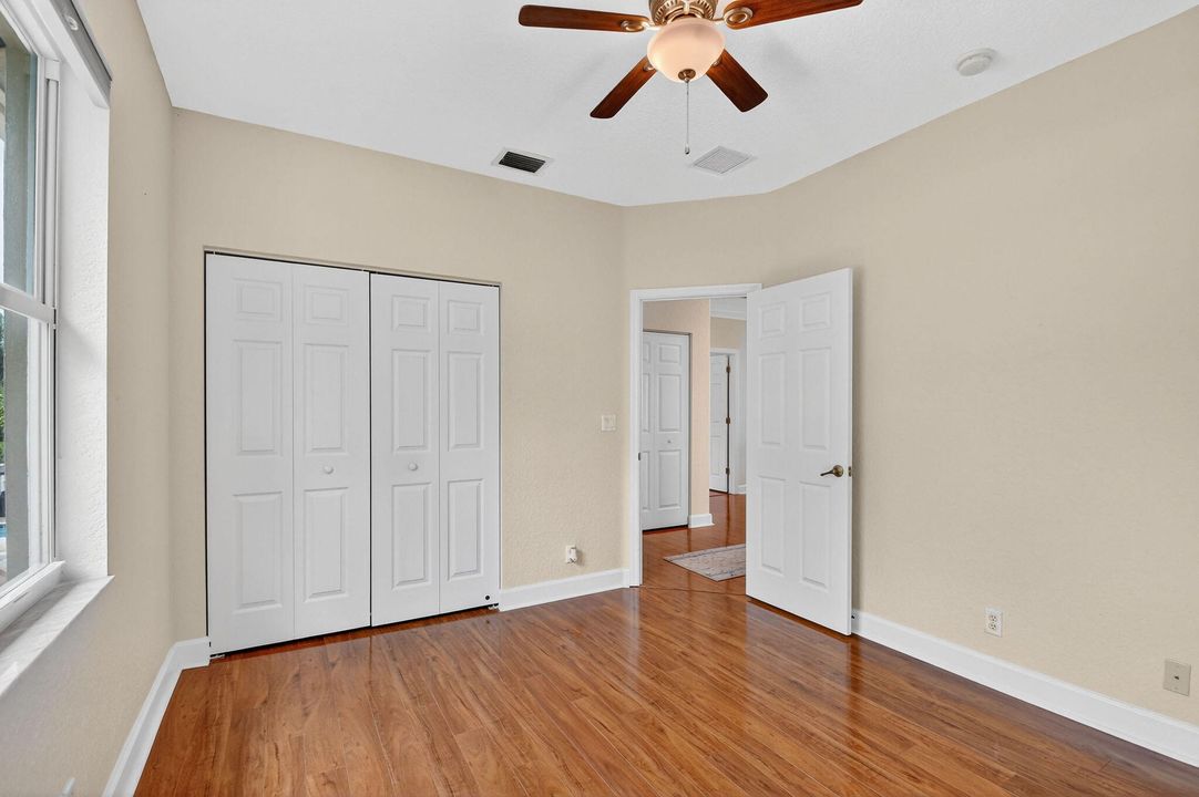 合同活跃: $815,000 (4 贝兹, 3 浴室, 3419 平方英尺)