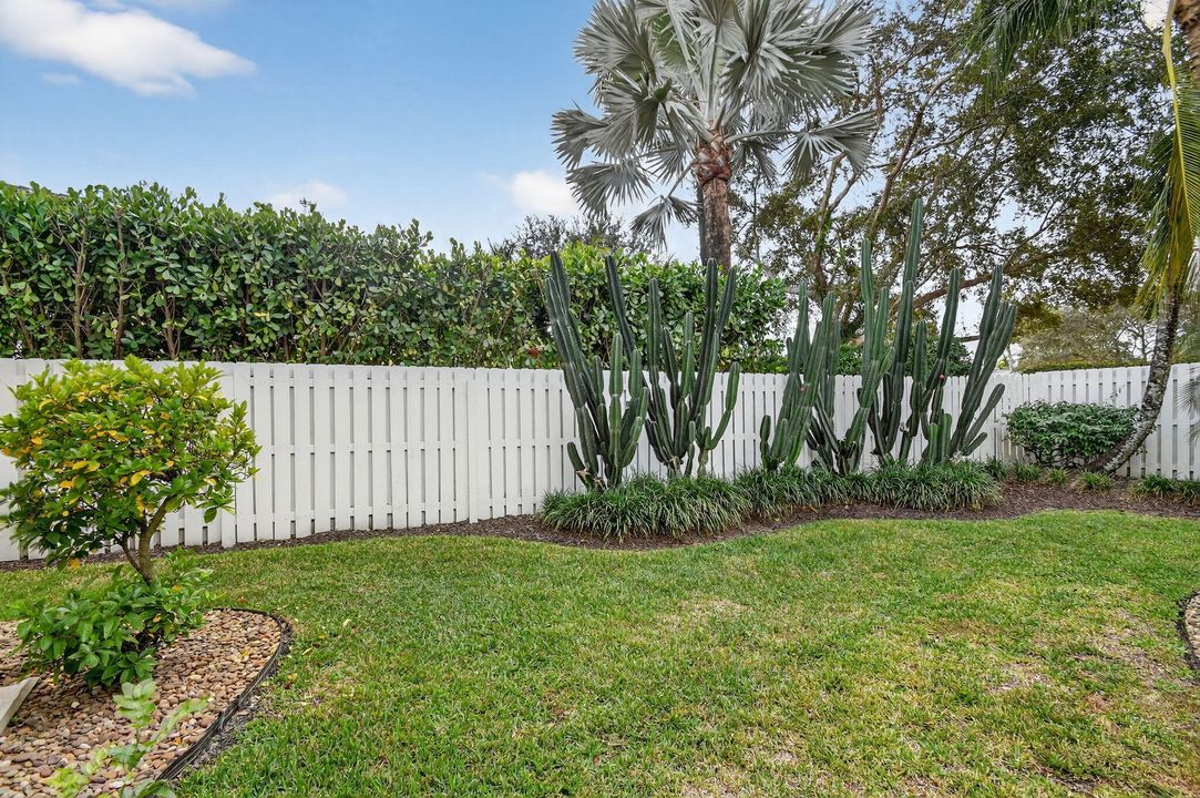 合同活跃: $815,000 (4 贝兹, 3 浴室, 3419 平方英尺)