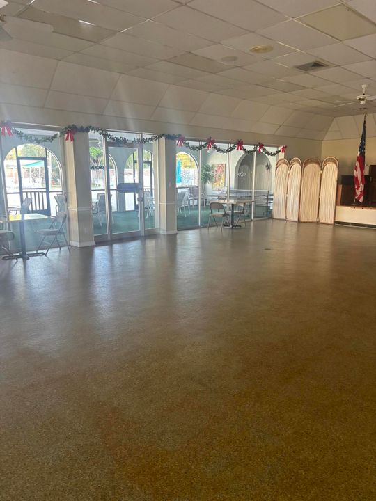 For Sale: $147,000 (1 beds, 1 baths, 772 Square Feet)