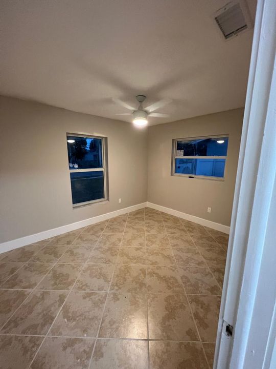 Active With Contract: $3,250 (3 beds, 2 baths, 1460 Square Feet)
