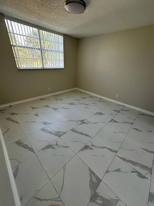 For Rent: $2,000 (2 beds, 2 baths, 820 Square Feet)