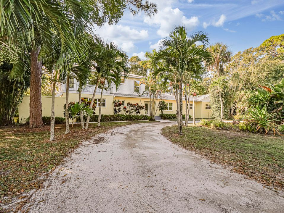 Activo con contrato: $790,000 (4 camas, 2 baños, 3066 Pies cuadrados)