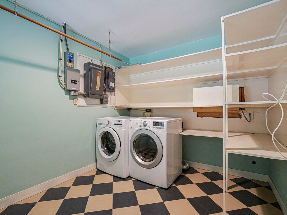 Activo con contrato: $790,000 (4 camas, 2 baños, 3066 Pies cuadrados)