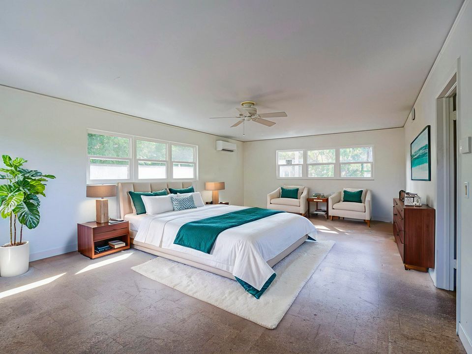 Activo con contrato: $790,000 (4 camas, 2 baños, 3066 Pies cuadrados)