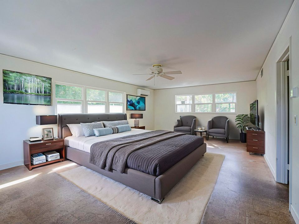 Activo con contrato: $790,000 (4 camas, 2 baños, 3066 Pies cuadrados)