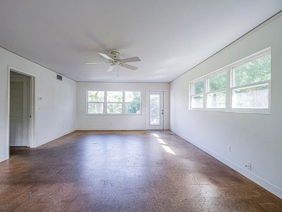 Activo con contrato: $790,000 (4 camas, 2 baños, 3066 Pies cuadrados)