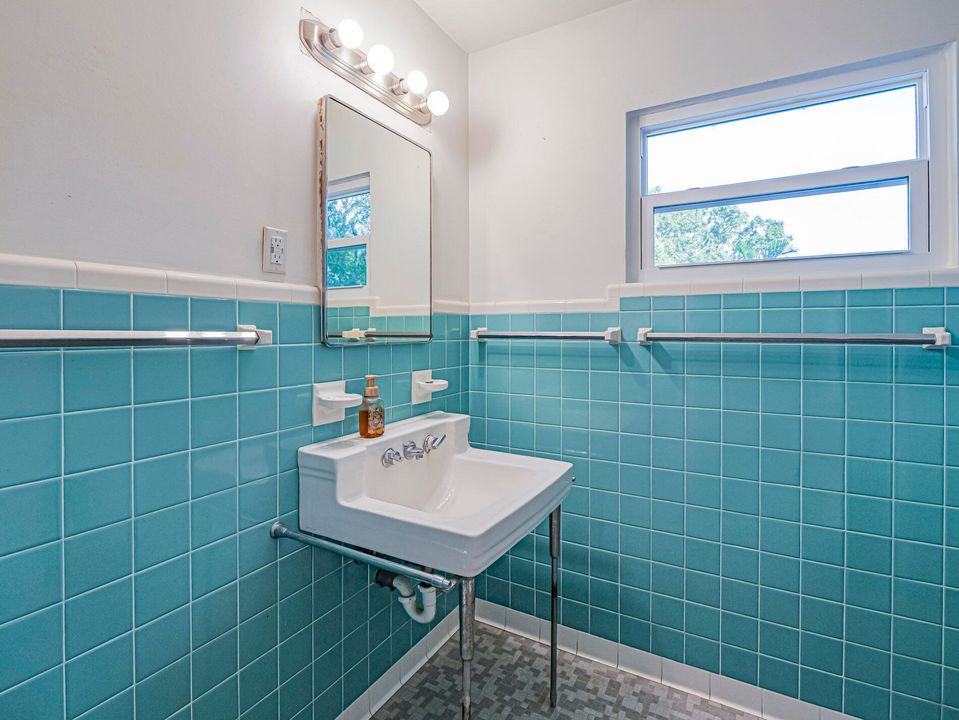 Activo con contrato: $790,000 (4 camas, 2 baños, 3066 Pies cuadrados)