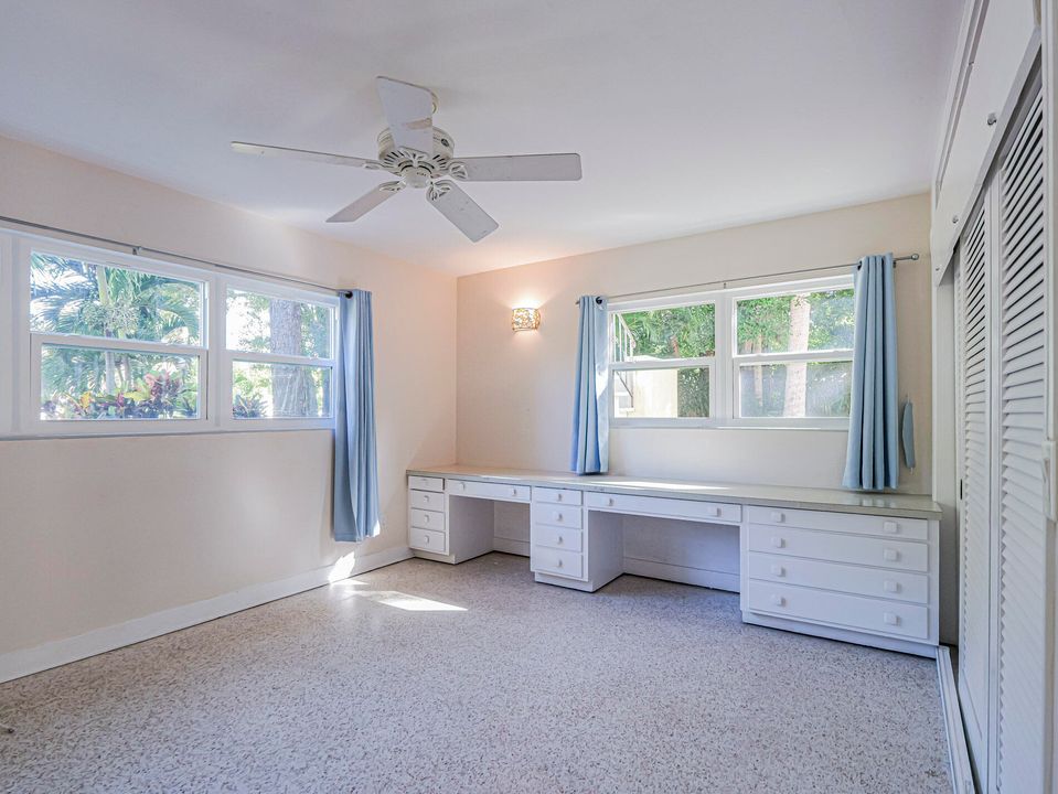 Activo con contrato: $790,000 (4 camas, 2 baños, 3066 Pies cuadrados)