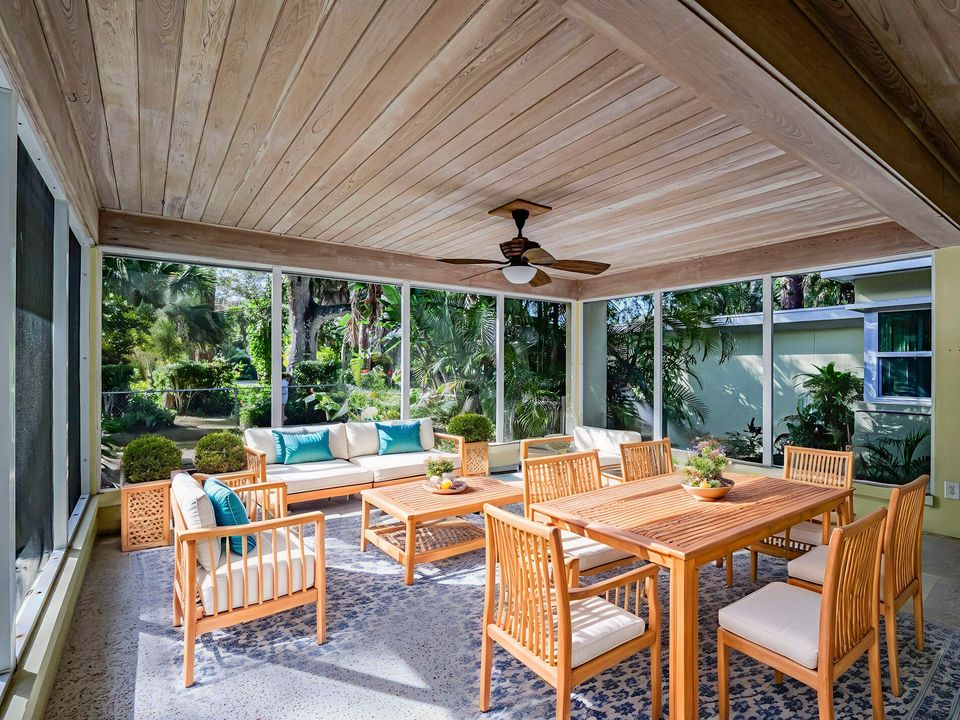 Activo con contrato: $790,000 (4 camas, 2 baños, 3066 Pies cuadrados)